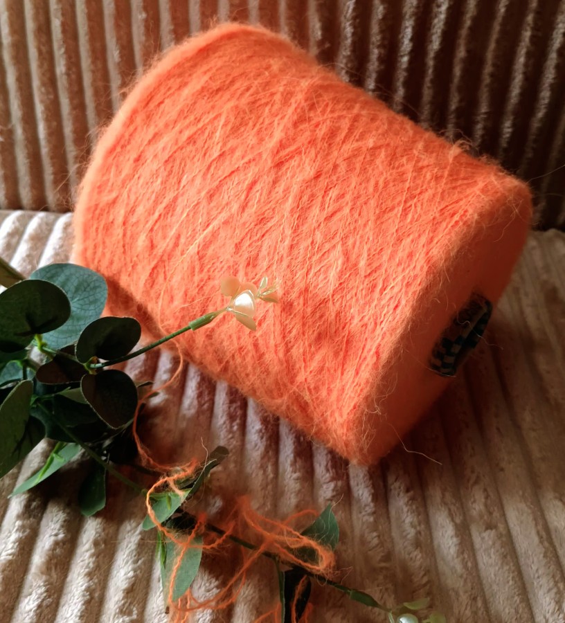 Alpakos siūlai – minkšti ir pūkuoti (100 g)