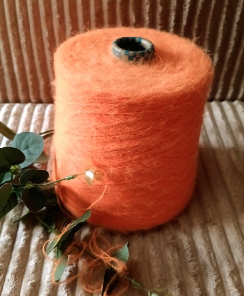 Alpakos siūlai – minkšti ir pūkuoti (100 g)