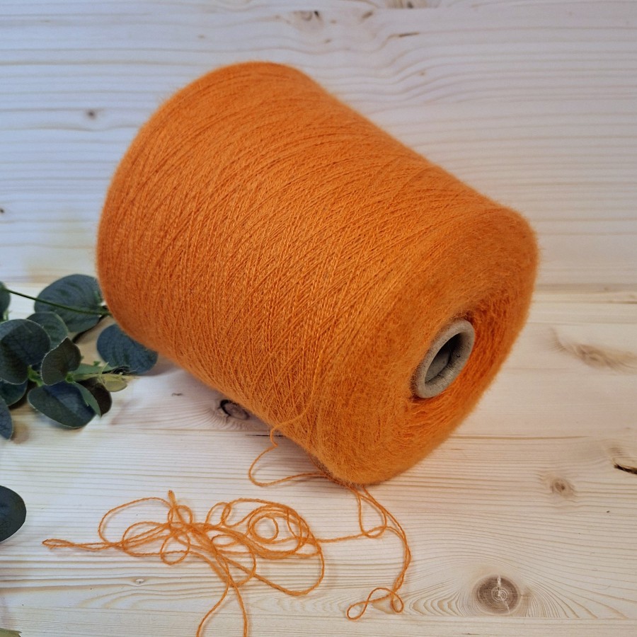 Super Kid Mohair ir vilnos siūlai – lengvi ir purūs ESSENZA (100 g)