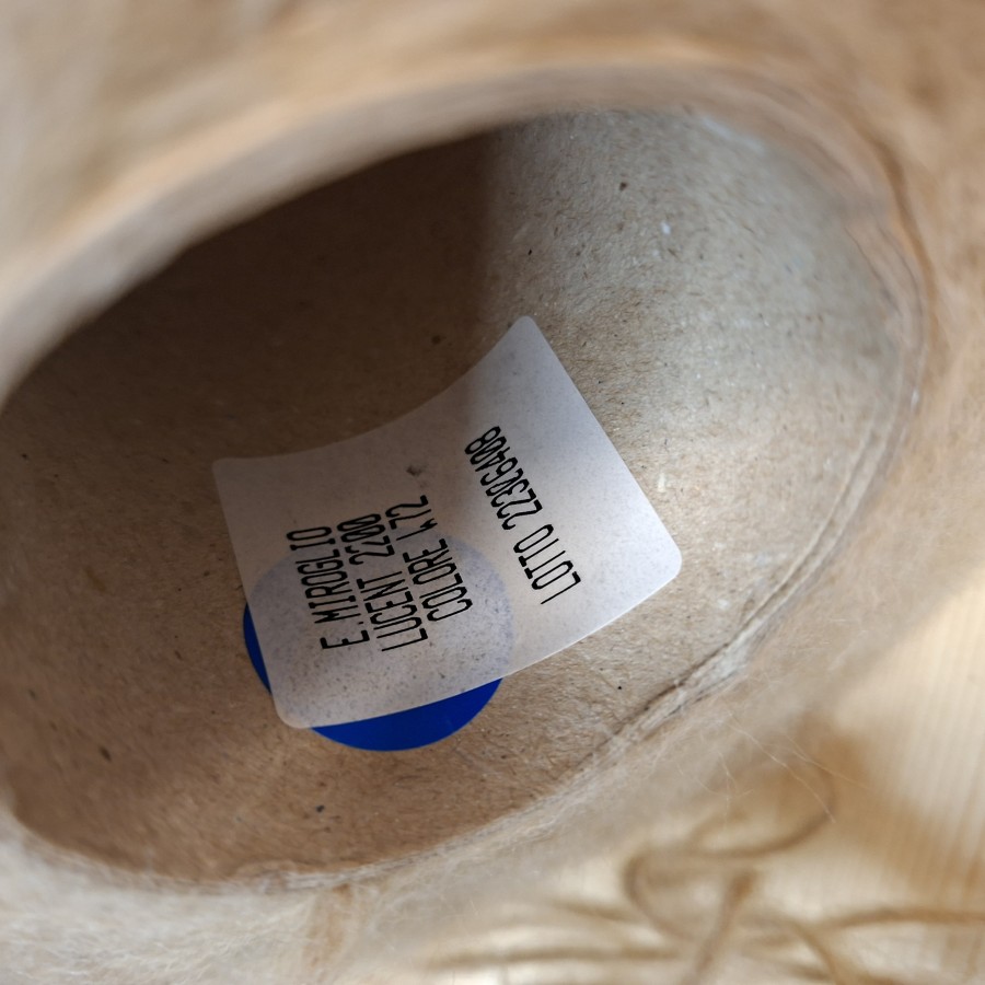 Siūlai su vilna ir viskoze – prabangūs ir švelniai žvilgantys LUCENT (100 g)
