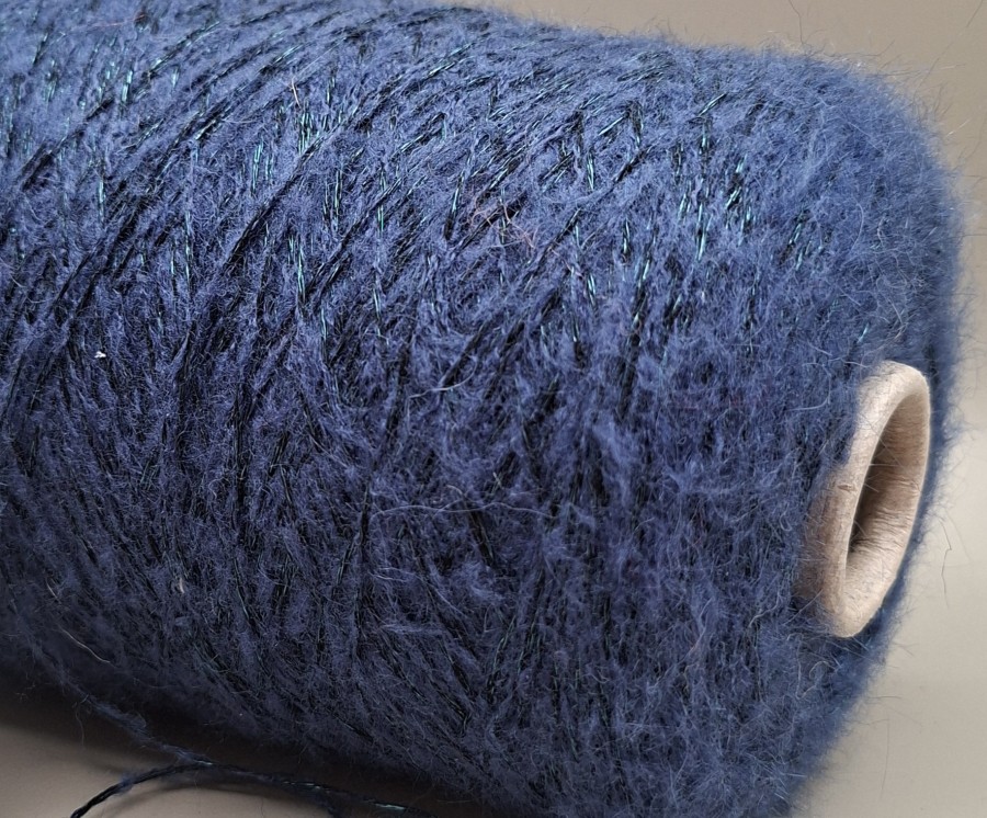 Faktūriniai siūlai – lengvi ir stilingi (100 g) Faktūriniai siūlai – lengvi ir stilingi (100 g)