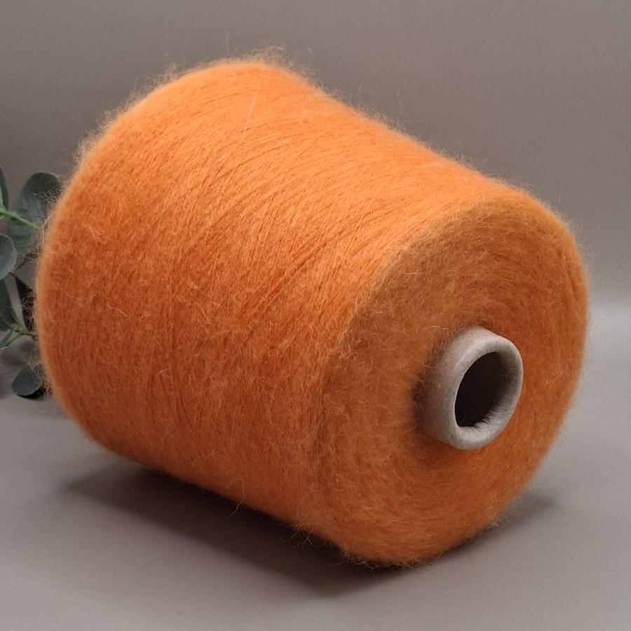 Moherio siūlai – labai ploni, lengvi, pūkuoti NAIF (100 g)