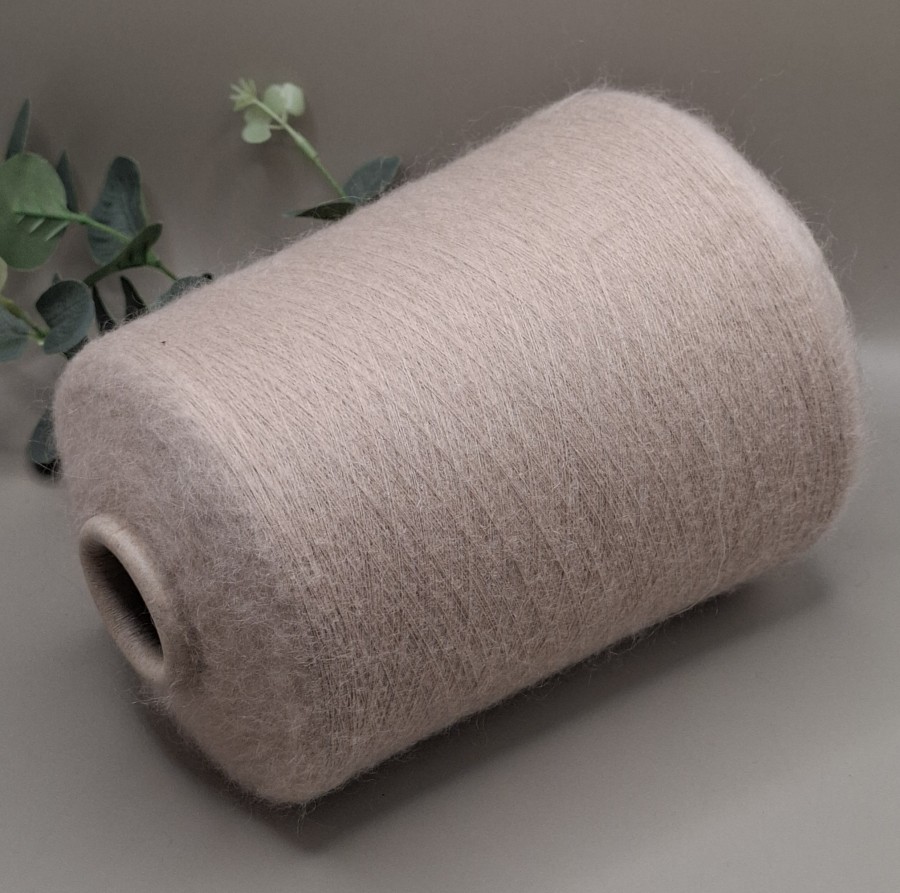 Moherio siūlai – labai ploni, lengvi, pūkuoti NAIF (100 g)