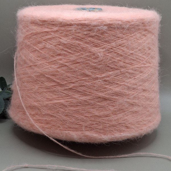 Alpakos siūlai – minkšti, lengvi ir pūkuoti (100 g)