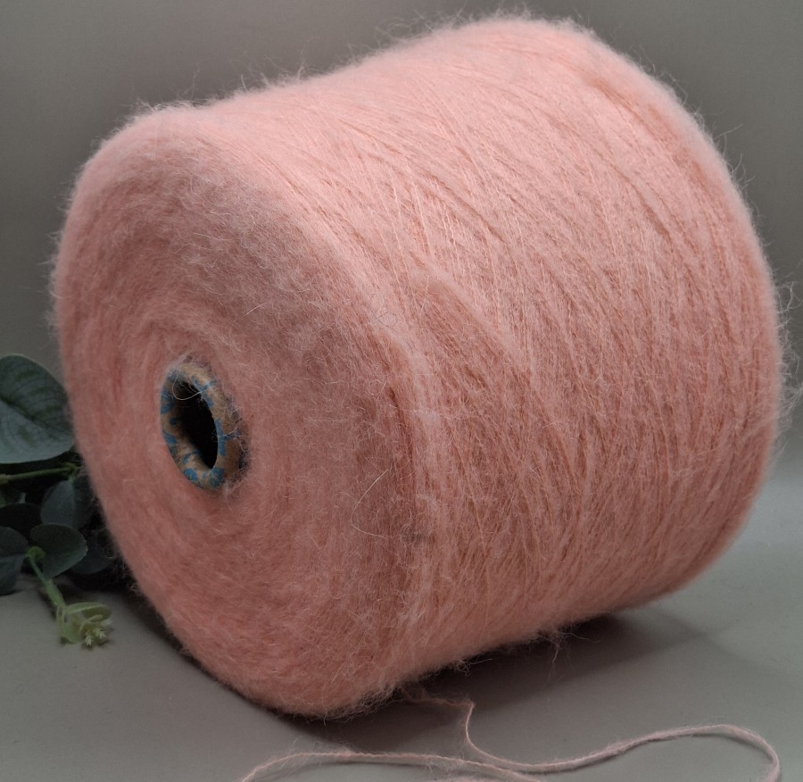 Alpakos siūlai – minkšti, lengvi ir pūkuoti (100 g)