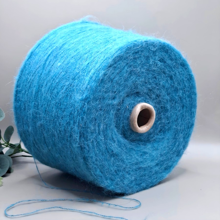 Alpakos siūlai – švelnūs, pūkuoti ir lengvi (100 g)