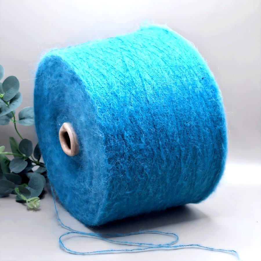 Alpakos siūlai – švelnūs, pūkuoti ir lengvi (100 g)