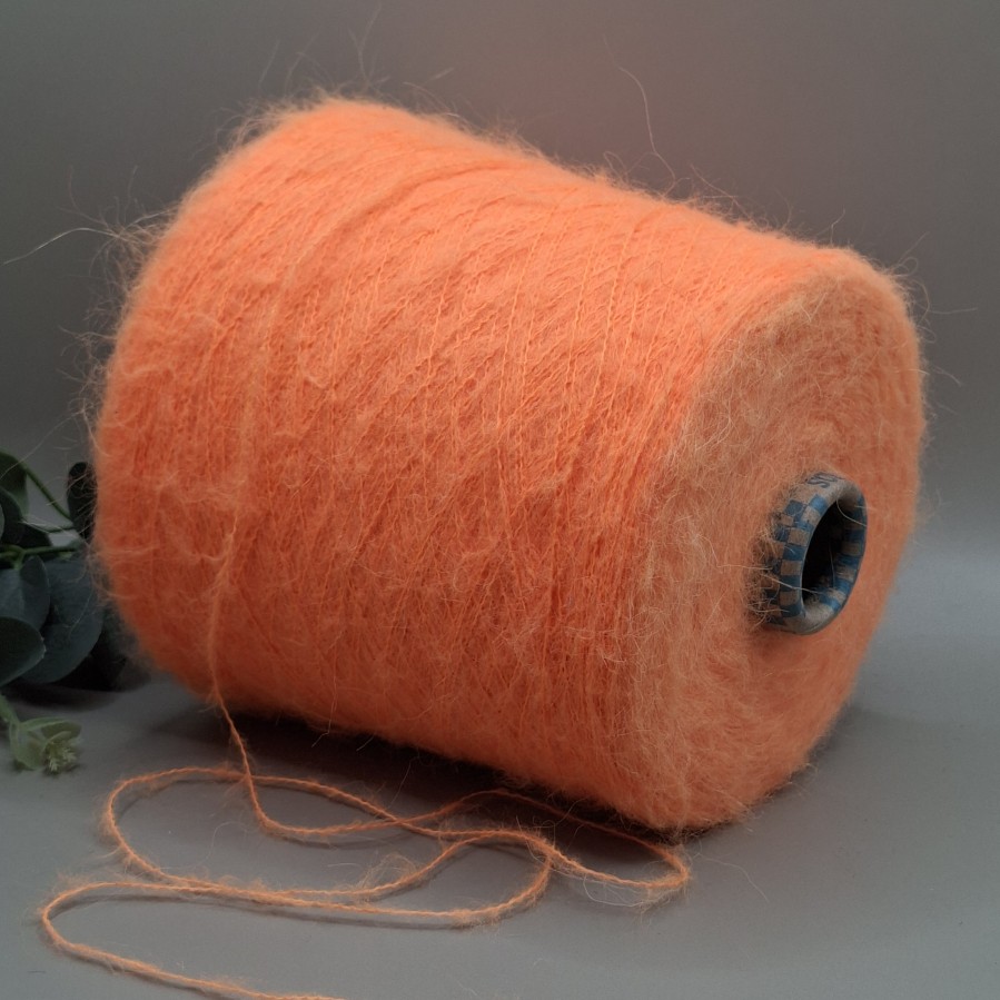 Alpakos siūlai – minkšti, lengvi ir pūkuoti (100 g)