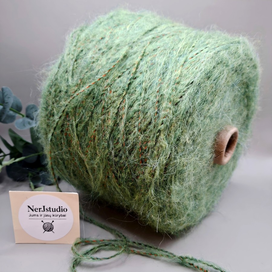 Alpakos vilnos siūlai – pūkuoti ir minkšti (100 g)