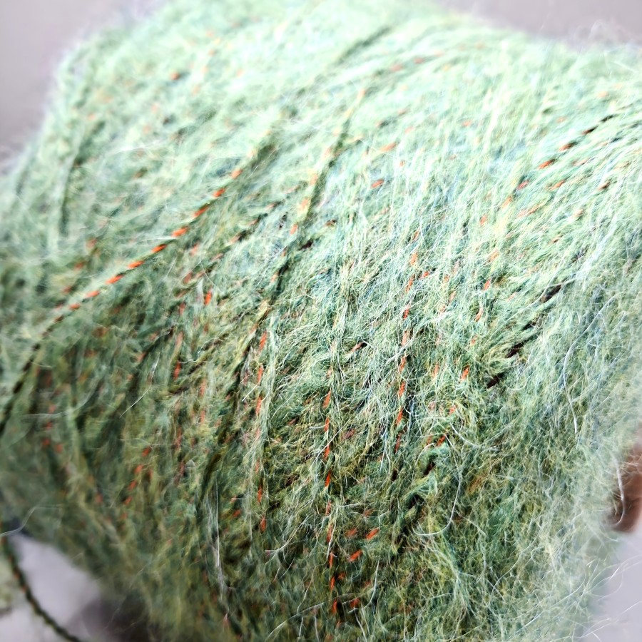 Alpakos vilnos siūlai – pūkuoti ir minkšti (100 g)