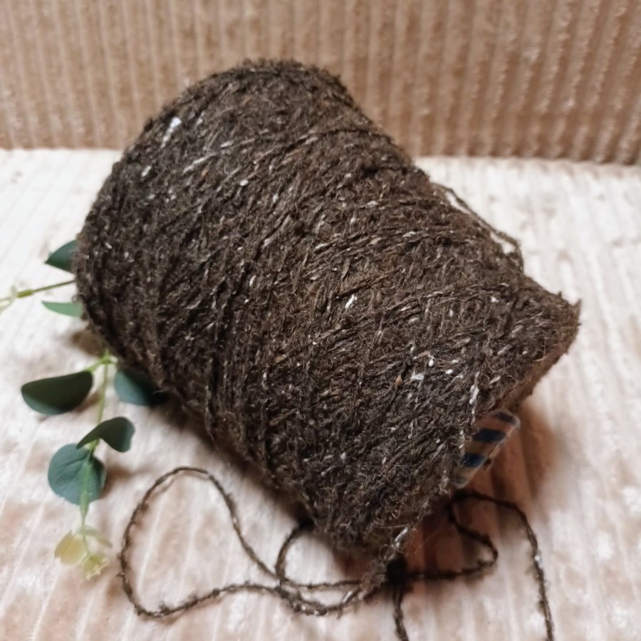 Buklė siūlai su tvido efektu – tekstūruoti ir švelnūs (100 g)