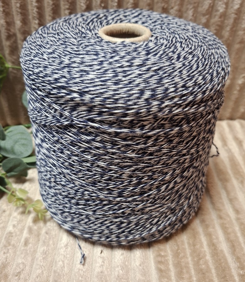Merino vilnos siūlai su nailonu – lengvi ir patvarūs (100 g)