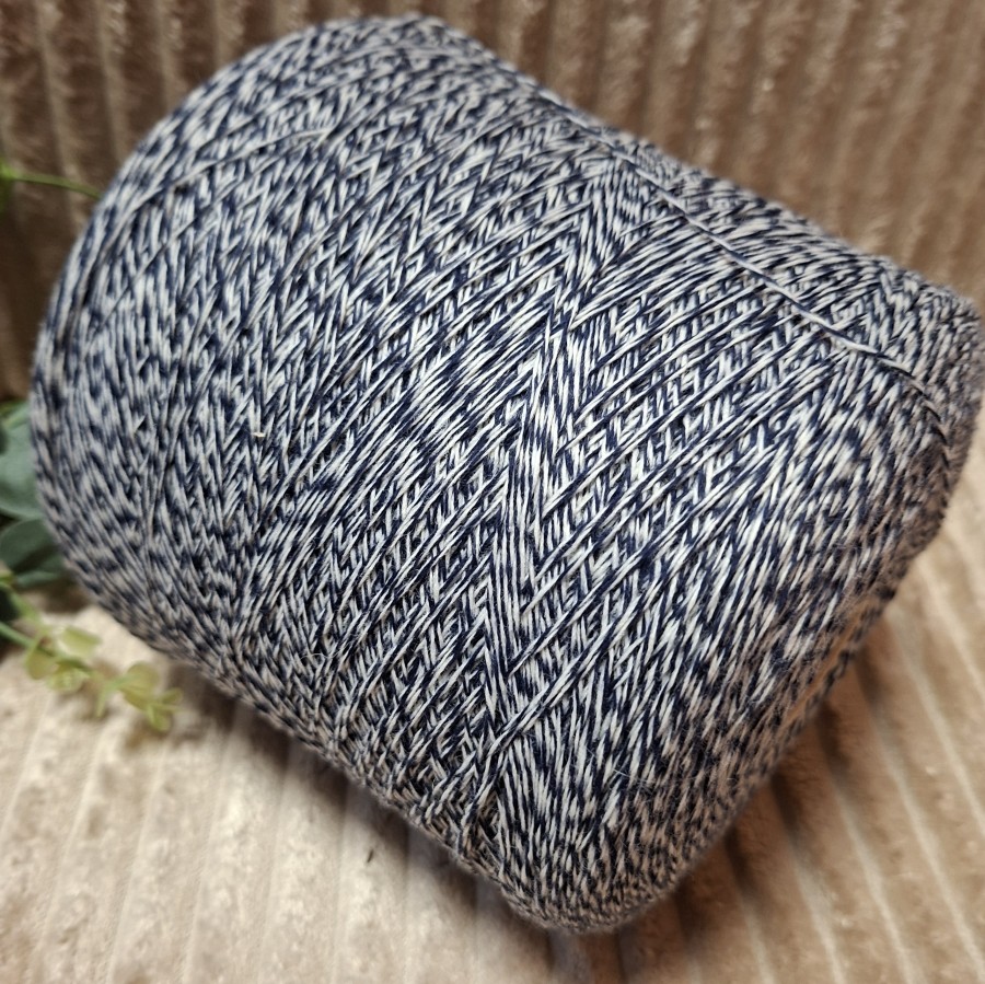 Merino vilnos siūlai su nailonu – lengvi ir patvarūs (100 g)