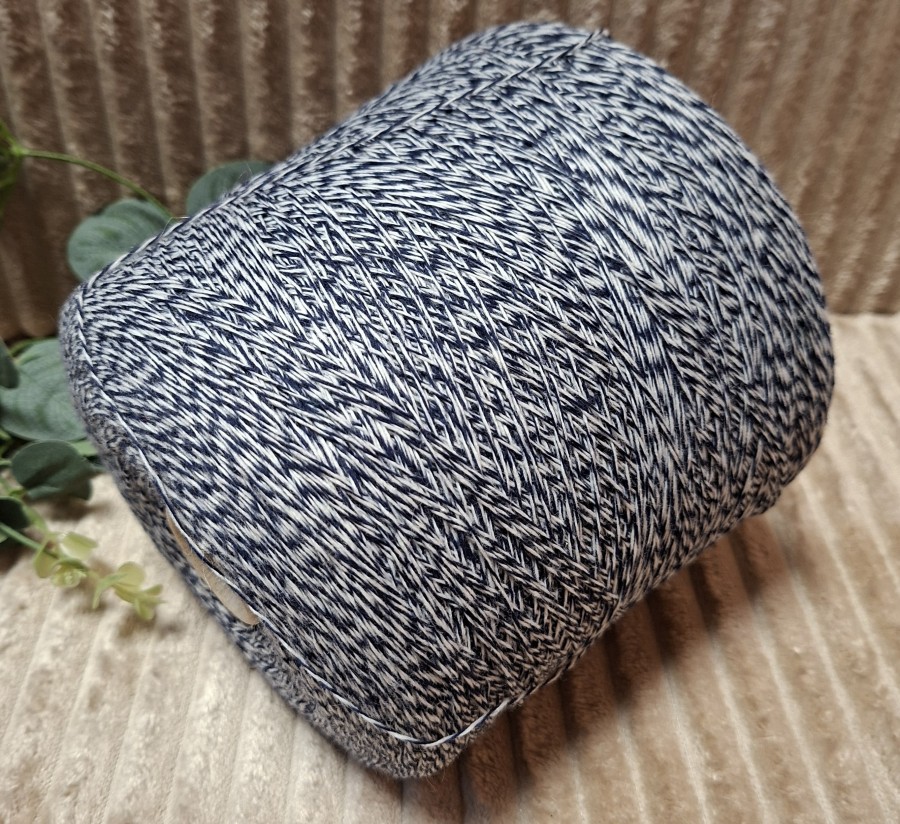 Merino vilnos siūlai su nailonu – lengvi ir patvarūs (100 g)