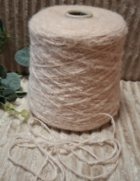 Siūlai su merino vilna ir medvilne – šviesi persikinė (100 g)
