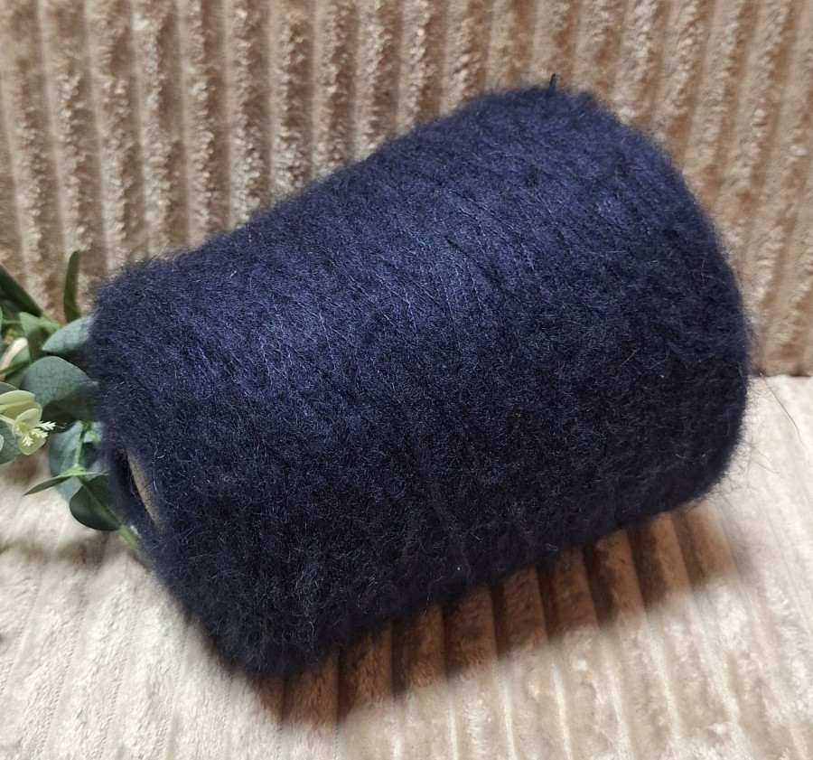 Kid moherio siūlai DIABLO – purūs ir itin švelnūs (100 g)