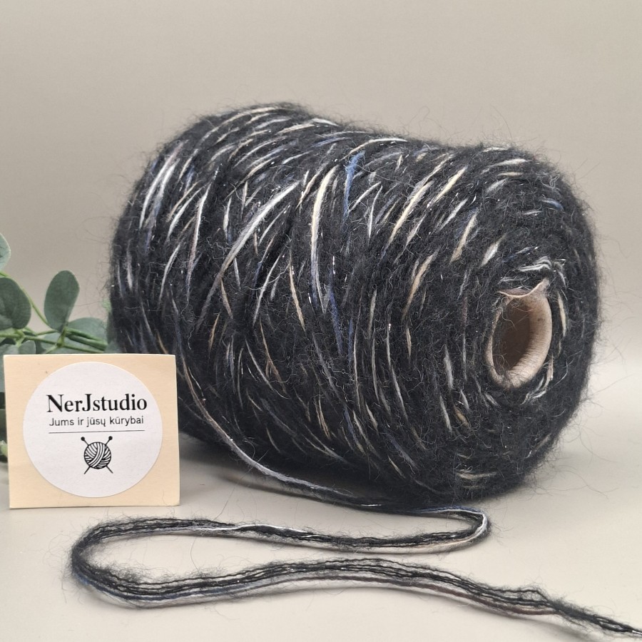Melanžiniai siūlai su sidabrine gija – juodi GRINTOSO (350 g)