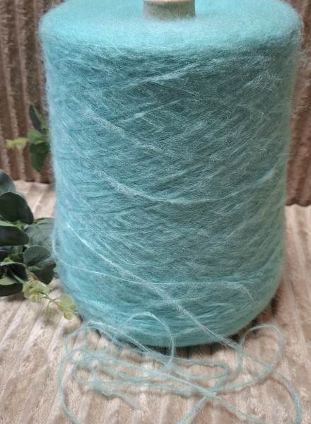 Siūlai su merino vilna ir šilku – švelnūs ir purūs (340 g)