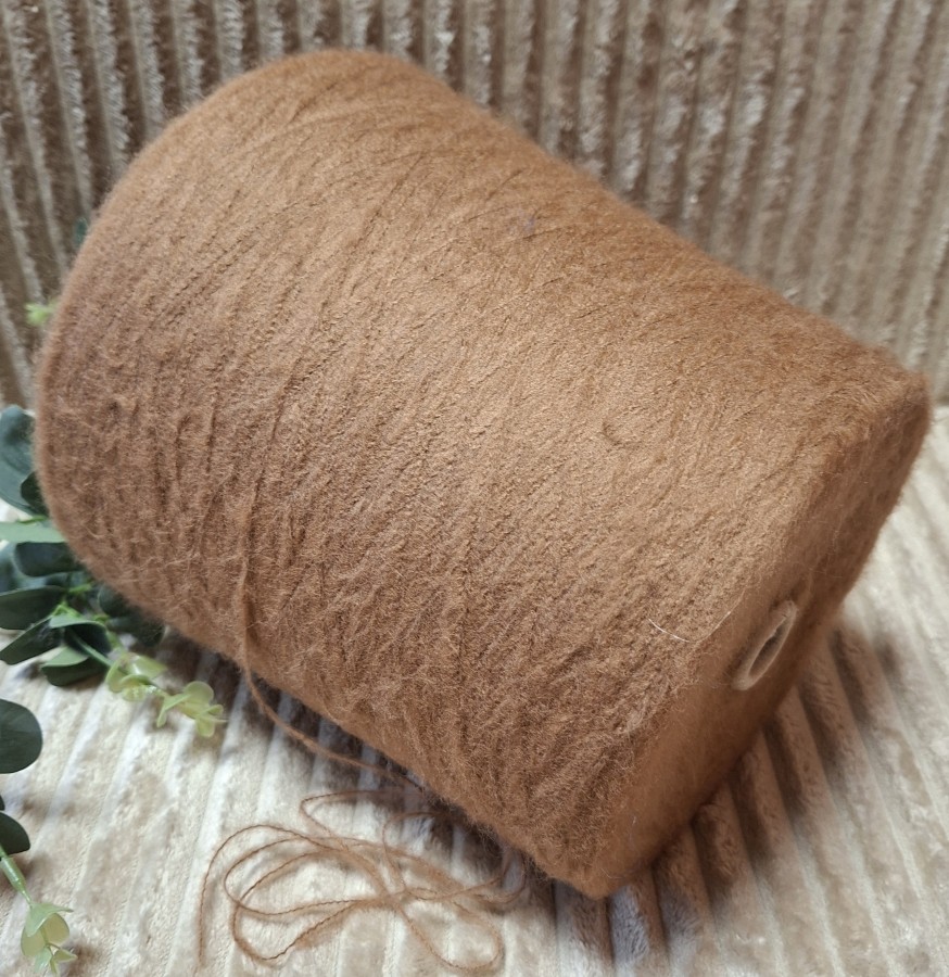 Siūlai su merino vilna ir šilku – švelnūs ir purūs (100 g)