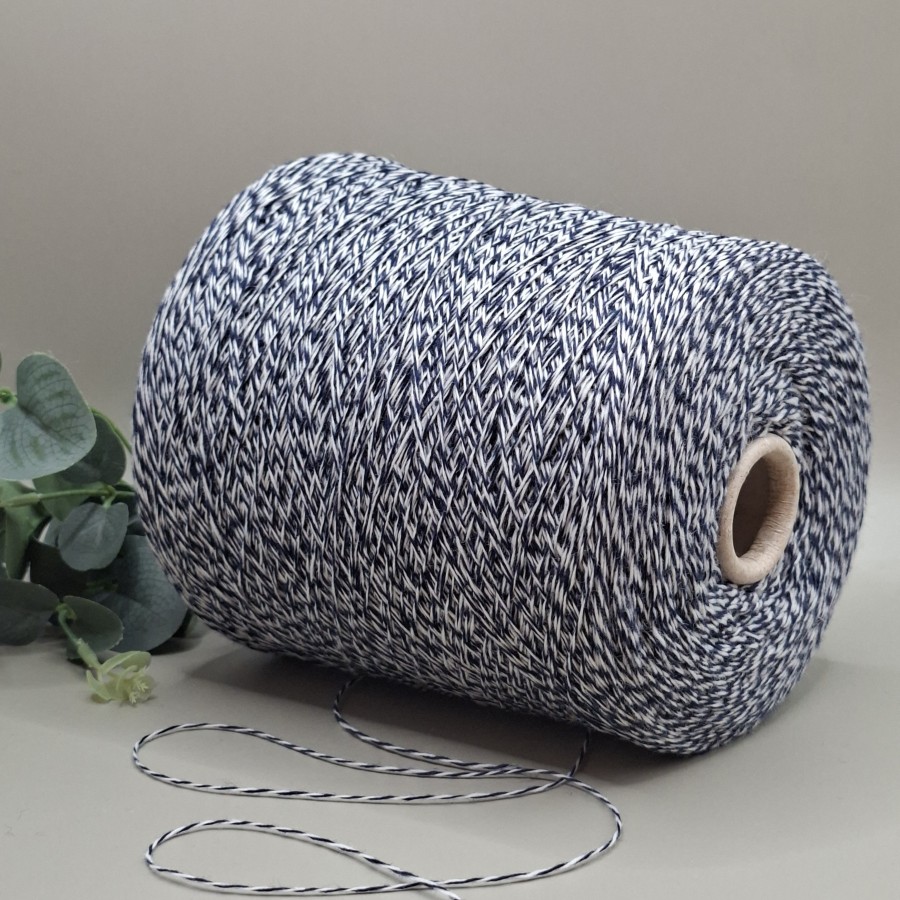 Itališki merino vilnos siūlai – mėlyni-balti, lengvi ir patvarūs MERINOS GEO (100 g)