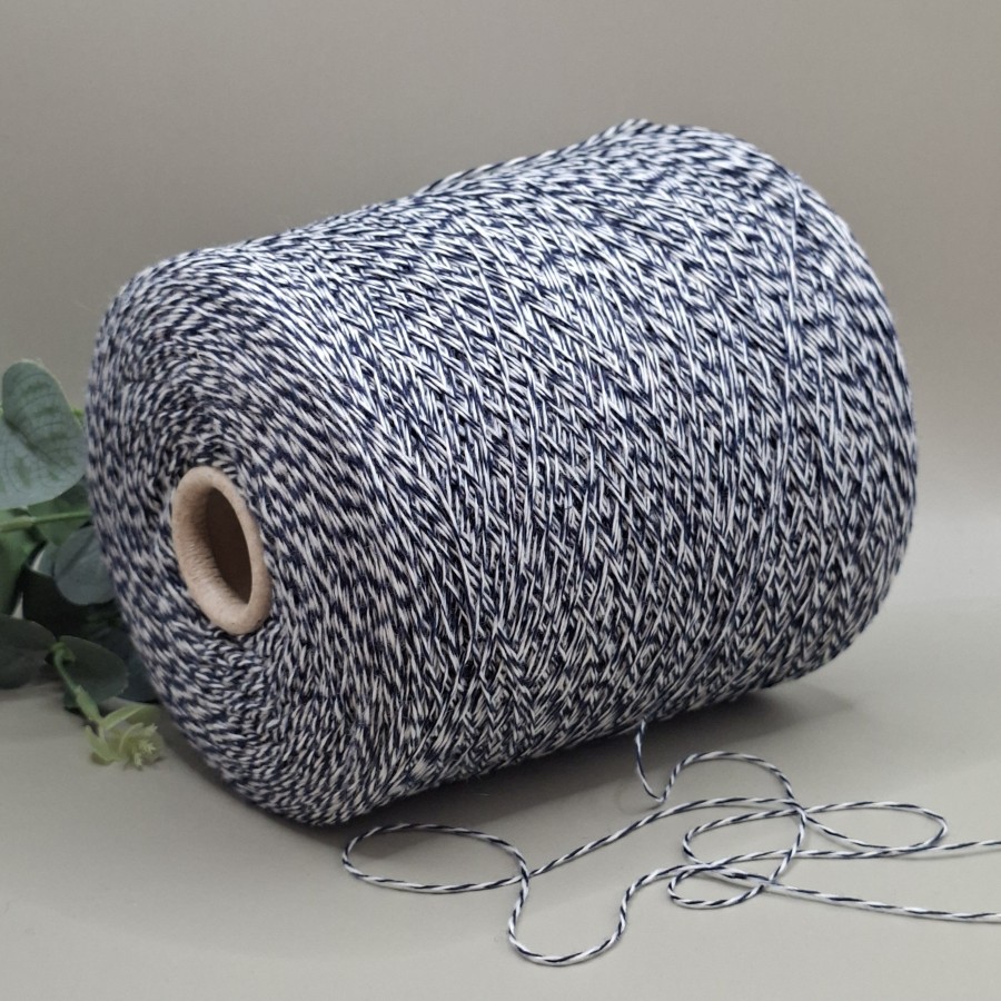 Itališki merino vilnos siūlai – mėlyni-balti, lengvi ir patvarūs MERINOS GEO (100 g)