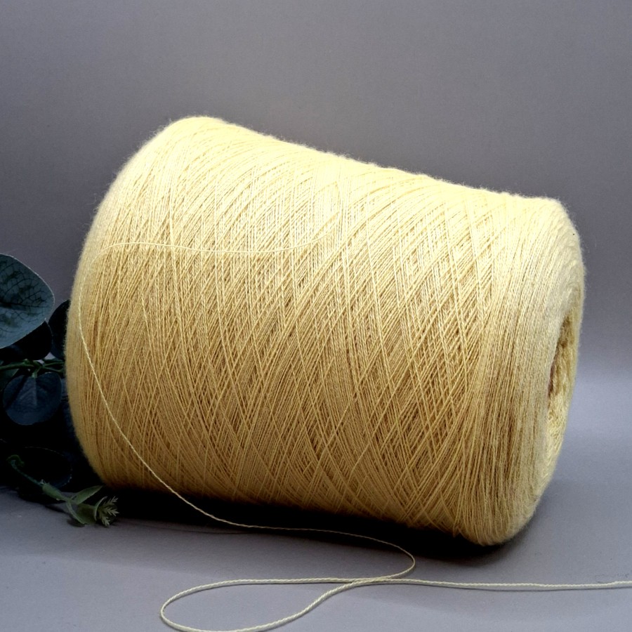 Merino vilnos siūlai „Victoria“ – geltoni, lengvi ir švelnūs (100 g)