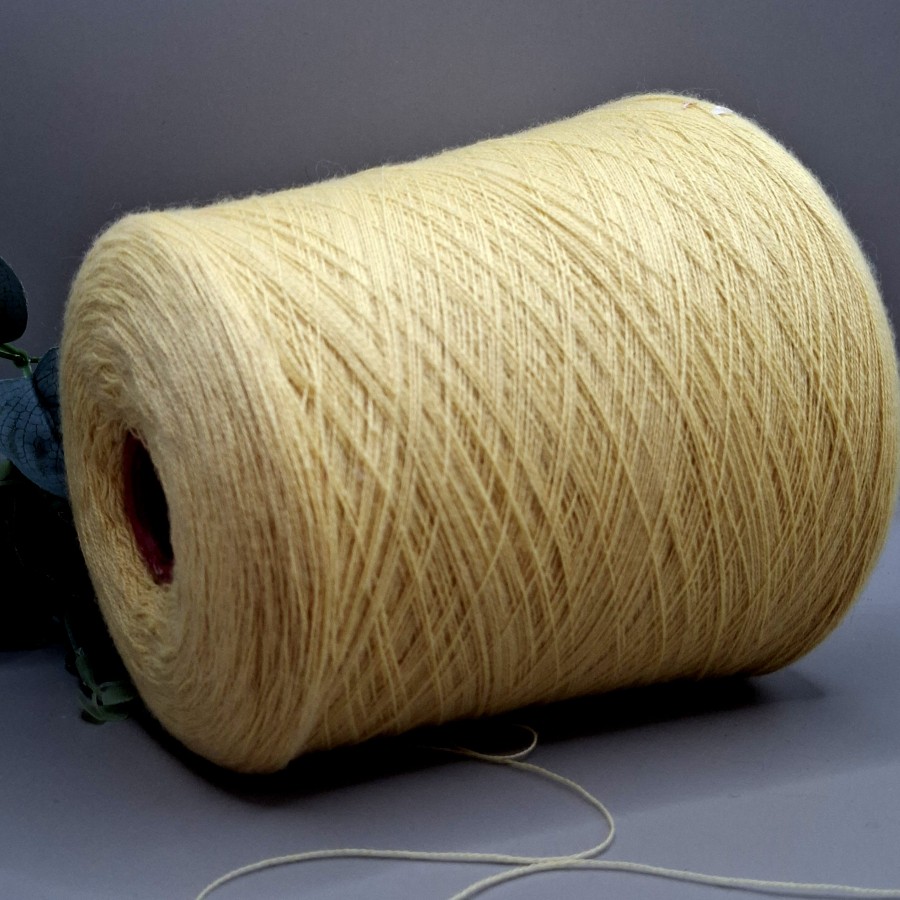 Merino vilnos siūlai „Victoria“ – geltoni, lengvi ir švelnūs (100 g)