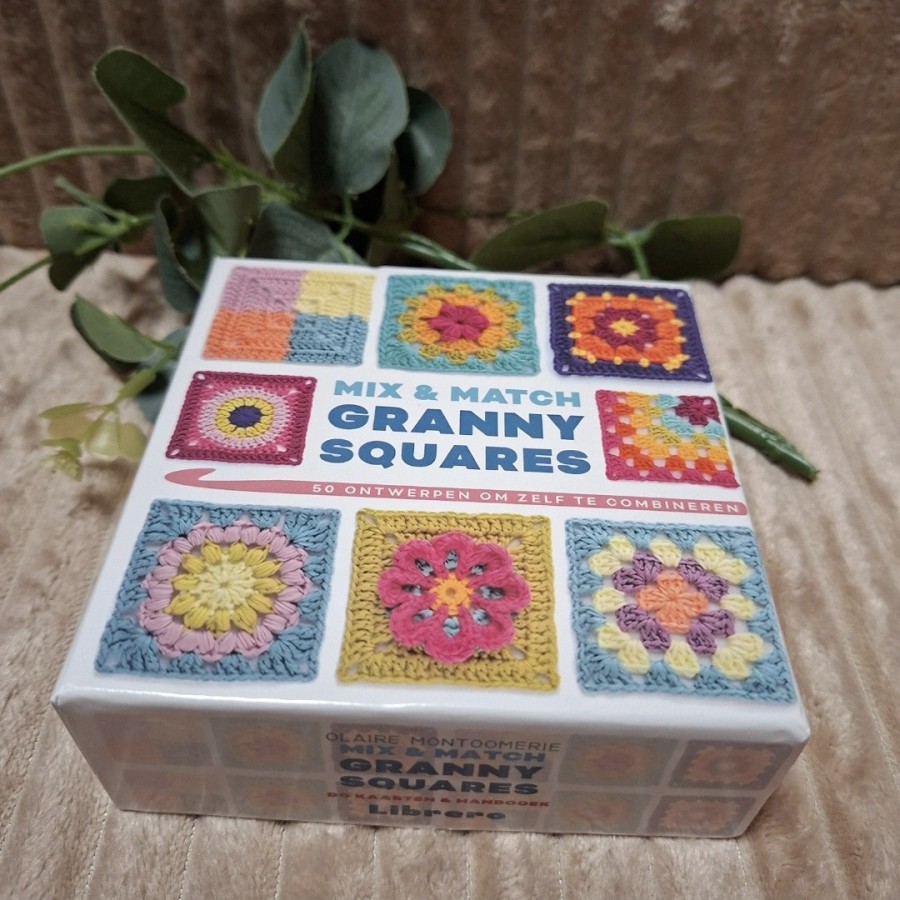 Močiutės kvadratų rinkinys – 50 motyvų su schemomis