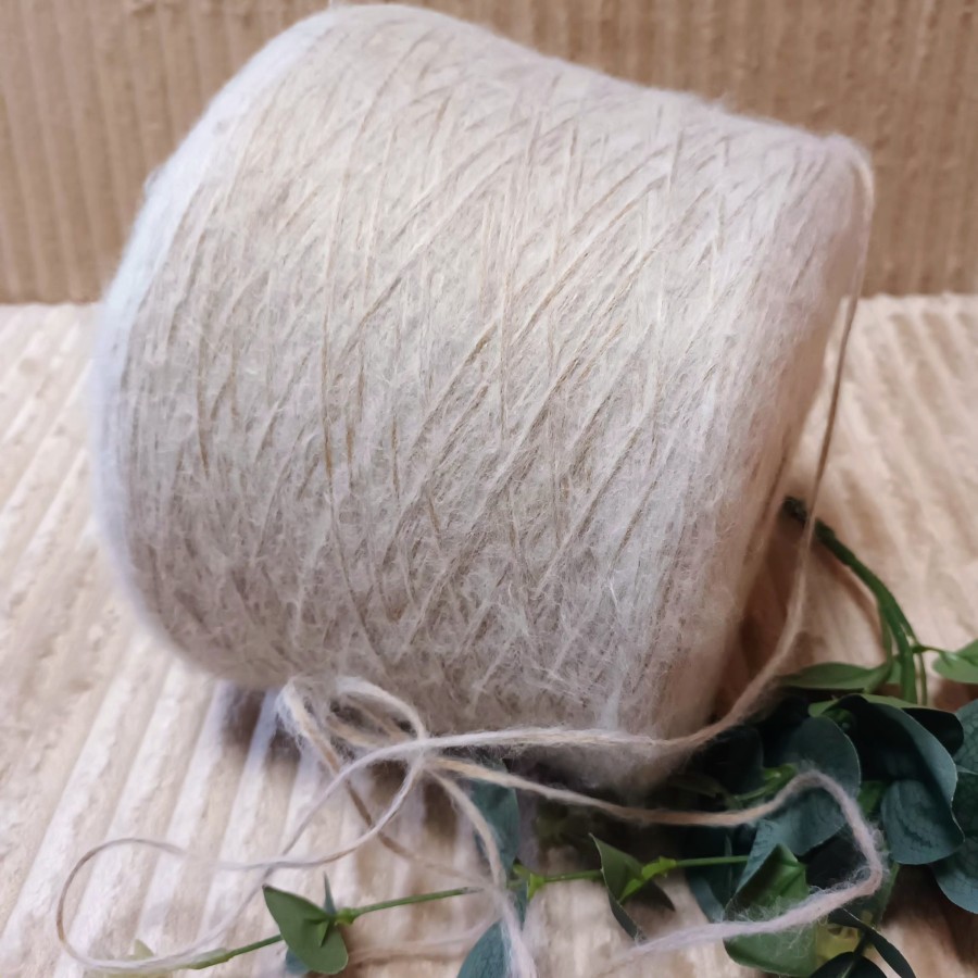 Pusvilnės siūlai – camel virvutė su baltu pūkeliu (100 g)