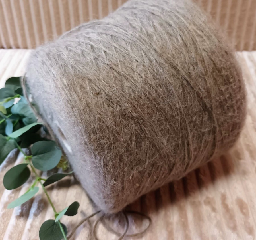 Pusvilnės siūlai – kapučino su ruda virvele (100 g)