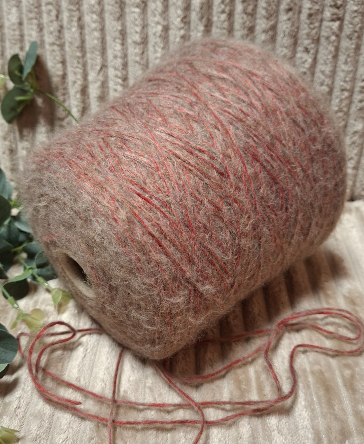 Pusvilnės siūlai – bordo virvelė su kapučino pūkeliu (100 g)