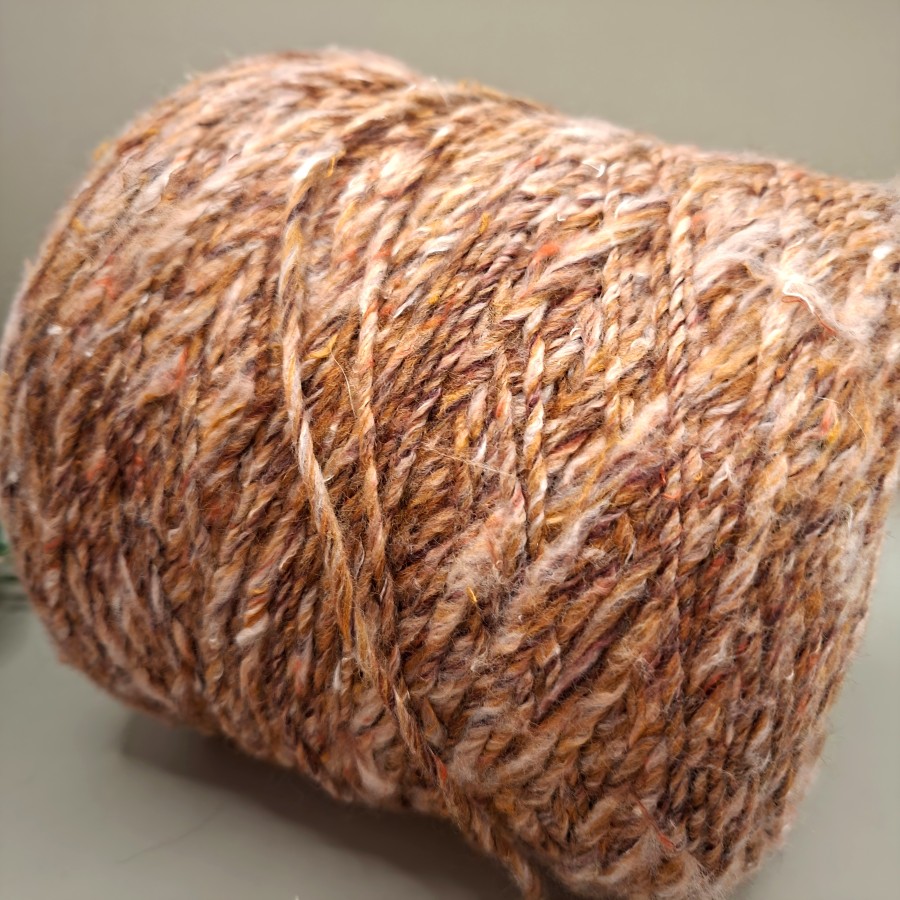 Melanžiniai merino vilnos siūlai – rusvai oranžiniai (100 g)