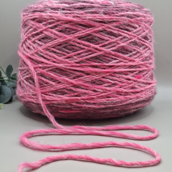 Pusvilnė – storas, minkštas melanžinis fancy siūlas (100 g)