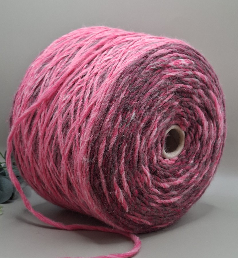 Pusvilnė – storas, minkštas melanžinis fancy siūlas (100 g)