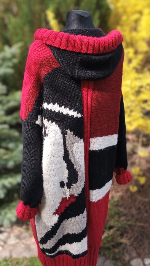 Rankų darbo megztas paltas – pagal individualų užsakymą