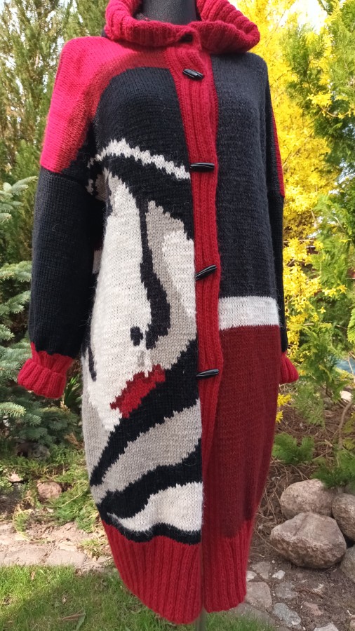 Rankų darbo megztas paltas – pagal individualų užsakymą