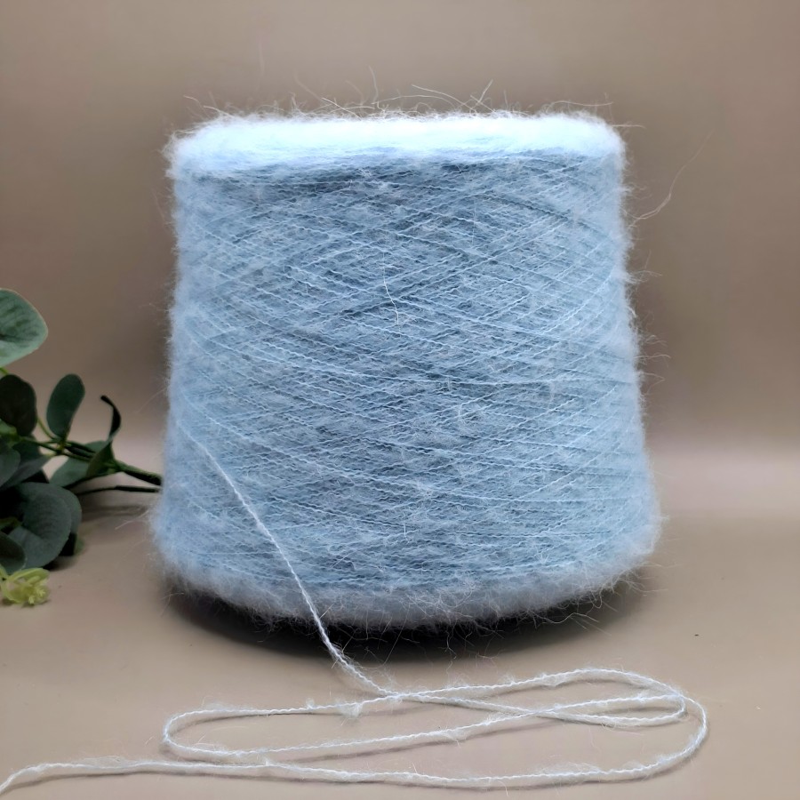 Alpakos siūlai – lengvi, švelnūs ir pūkuoti (100 g)