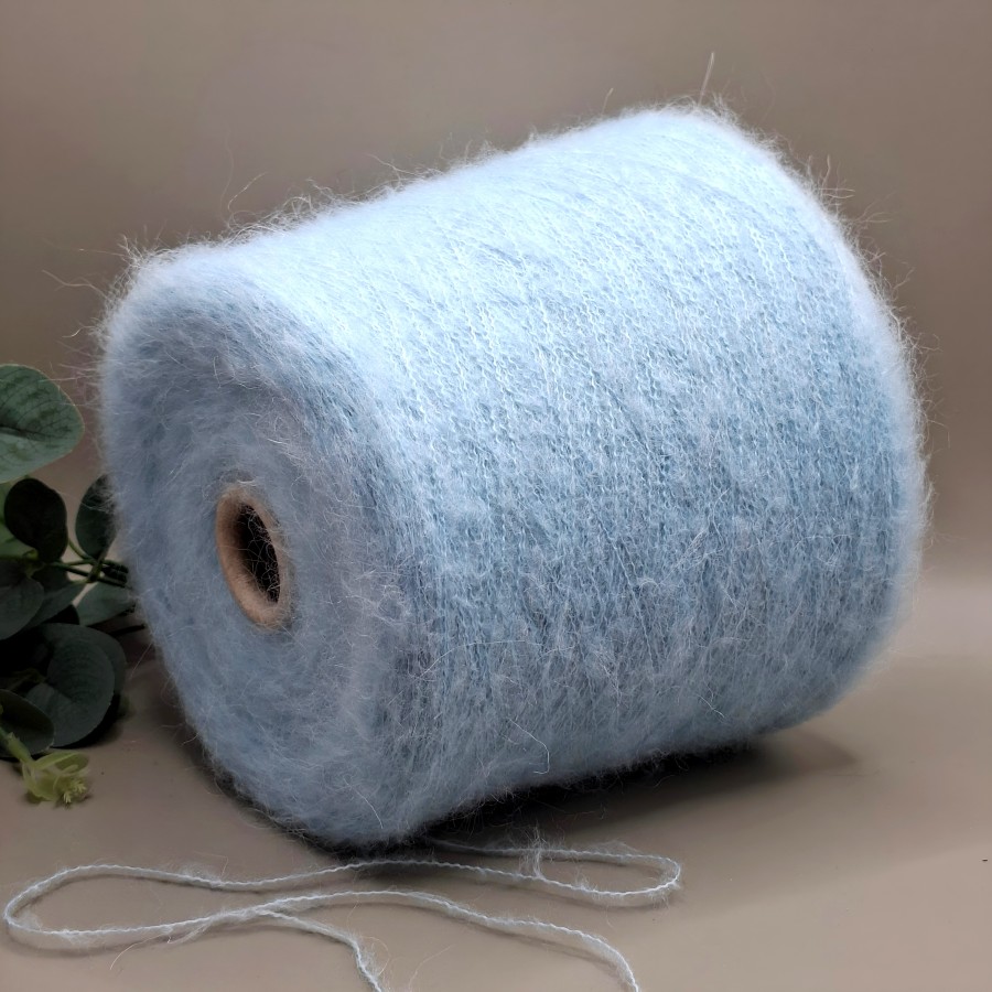 Alpakos siūlai – lengvi, švelnūs ir pūkuoti (100 g)