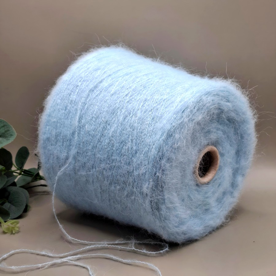 Alpakos siūlai – lengvi, švelnūs ir pūkuoti (100 g)