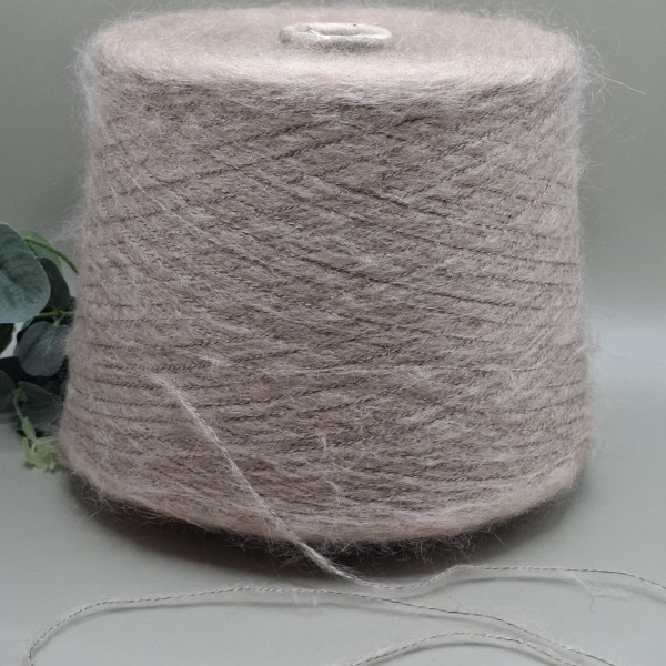 Kid mohero siūlai – pūkuoti ir minkšti TINTO (100 g)