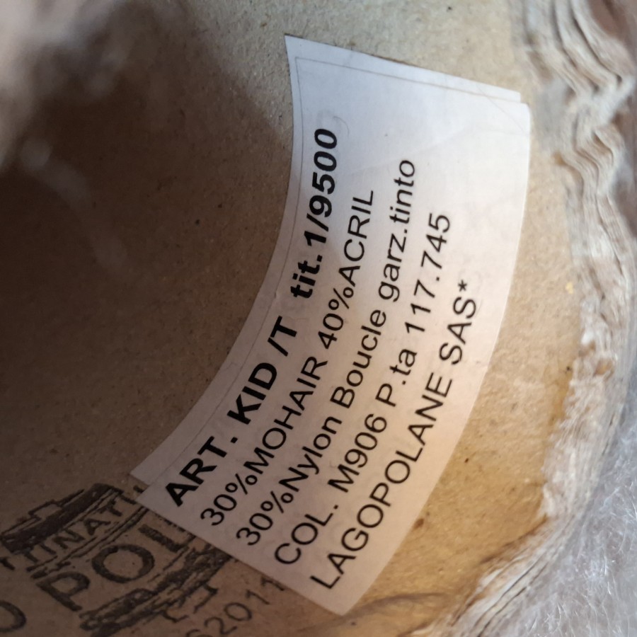 Kid mohero siūlai – pūkuoti ir minkšti TINTO (100 g)