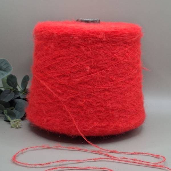 Alpakos siūlai – lengvi, pūkuoti ir minkšti (100 g)
