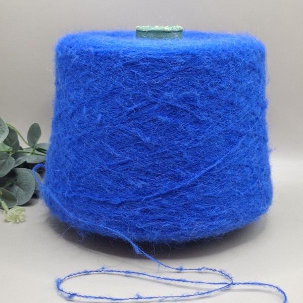 Alpakos siūlai – pūkuoti, lengvi ir minkšti (100 g)