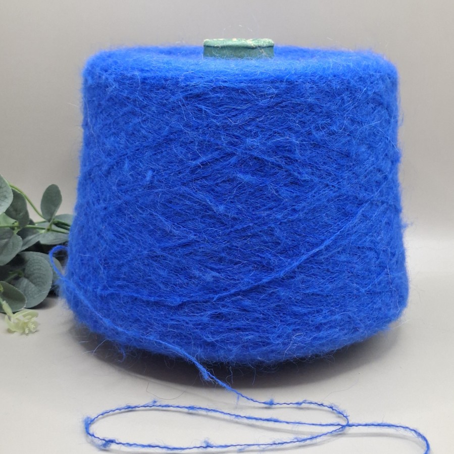 Alpakos siūlai – pūkuoti, lengvi ir minkšti (100 g)