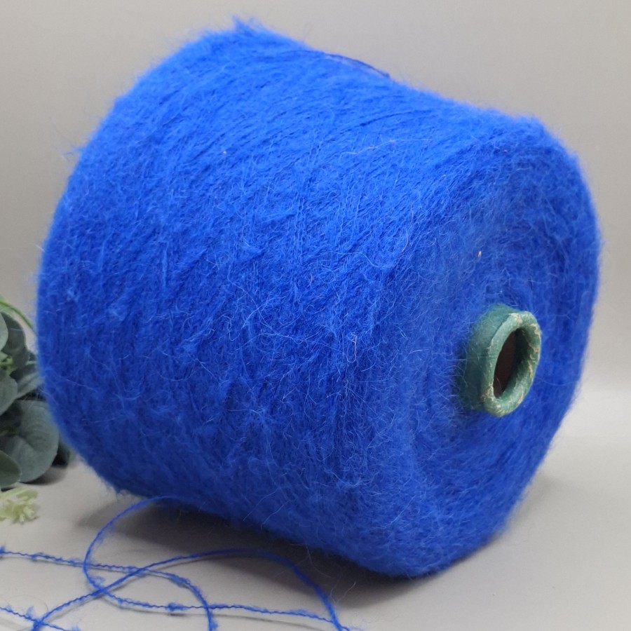 Alpakos siūlai – pūkuoti, lengvi ir minkšti (100 g)