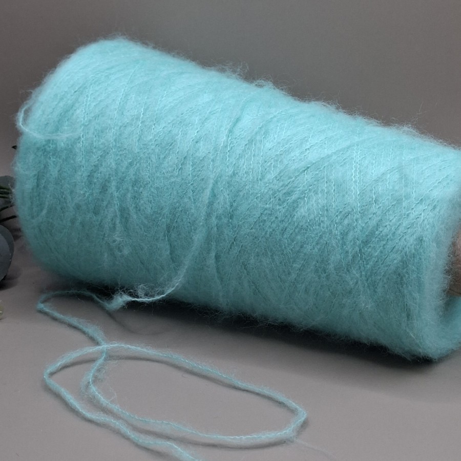 Siūlai su merino vilna ir šilku – mėtiniai, švelnūs ir purūs (100 g)