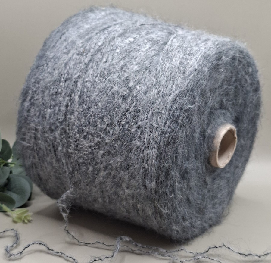 Mišrūs siūlai – minkšti, lengvi ir pūkuoti CORINNE (100 g) Mišrūs siūlai – minkšti, lengvi ir pūkuoti CORINNE (100 g)