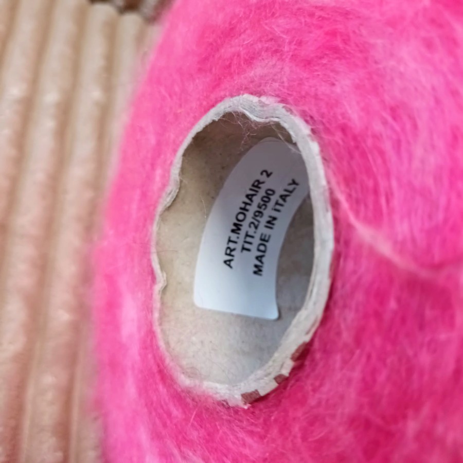 Moherio siūlai – ciklameno melanžas (100 g)