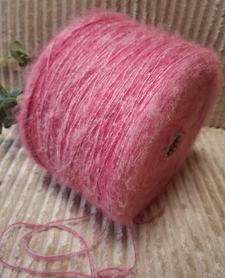 Moherio siūlai – ciklameno melanžas (100 g)