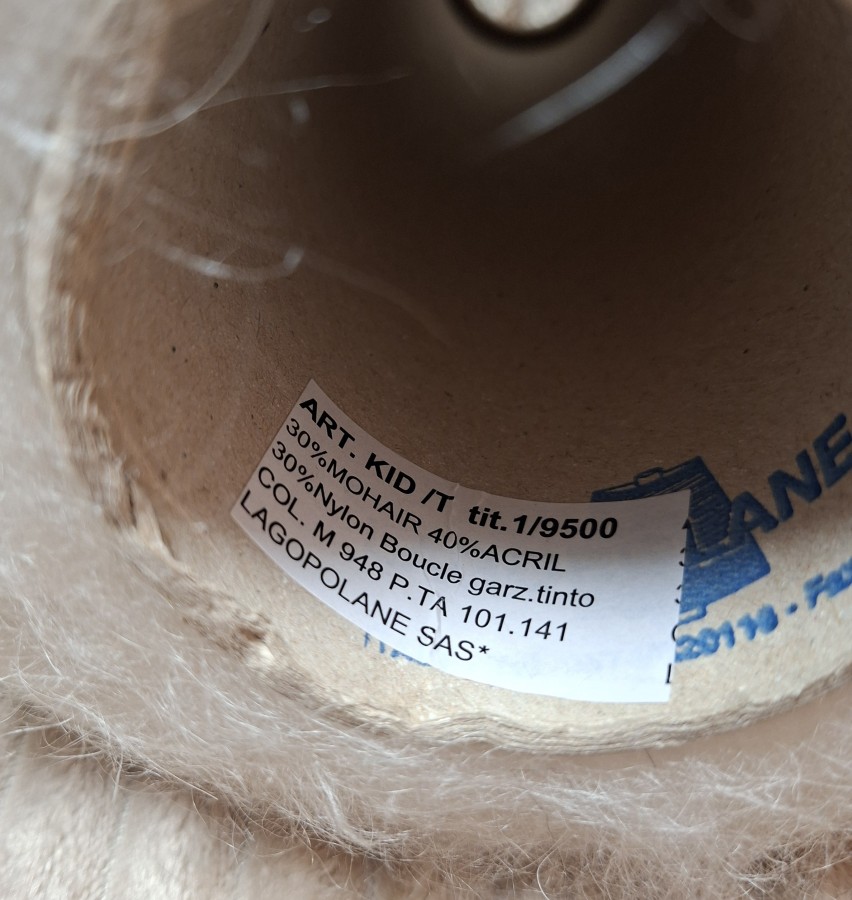 Moherio siūlai – kreminiai, švelnūs ir purūs (100 g)